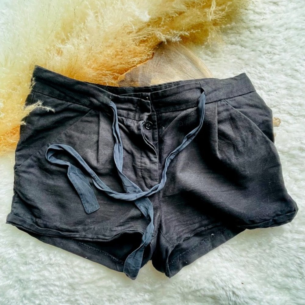 Linen black shorts
